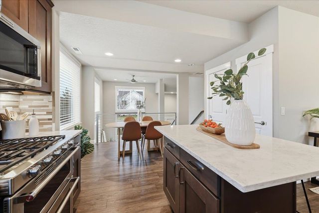 2302 W Summit Pkwy, Spokane, WA 99201