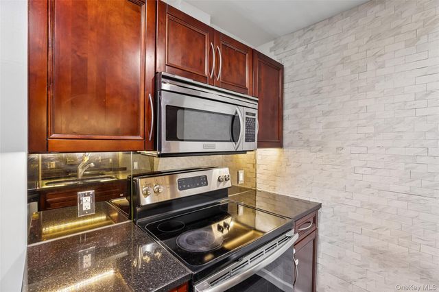 530 Hudson Avenue, Cedarhurst, NY 11516