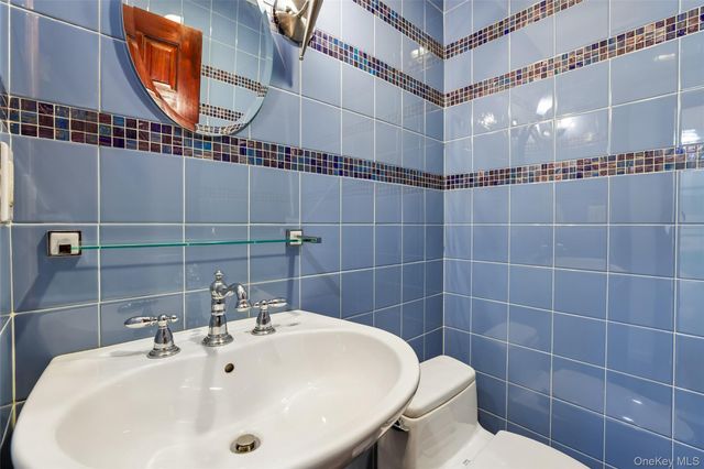 530 Hudson Avenue, Cedarhurst, NY 11516