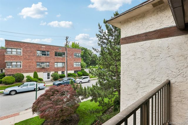 530 Hudson Avenue, Cedarhurst, NY 11516