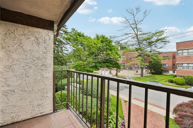 530 Hudson Avenue, Cedarhurst, NY 11516