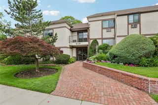 530 Hudson Avenue, Cedarhurst, NY 11516