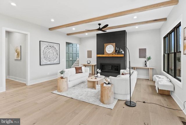 402 MARSHALL RD SW, Vienna, VA 22180