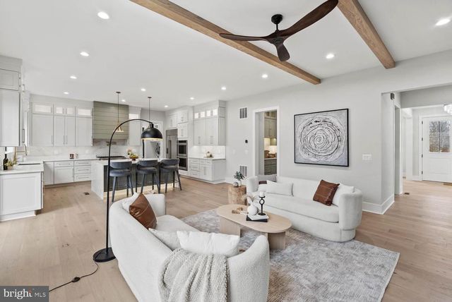 402 MARSHALL RD SW, Vienna, VA 22180