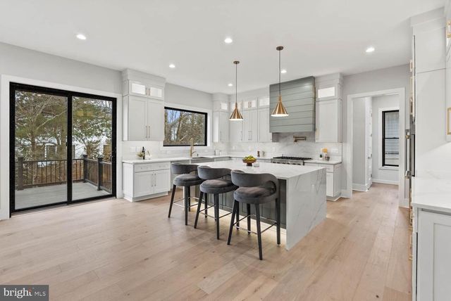 402 MARSHALL RD SW, Vienna, VA 22180