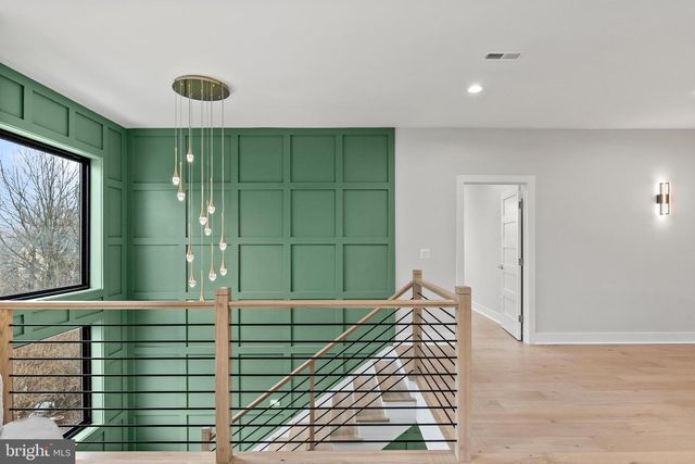 402 MARSHALL RD SW, Vienna, VA 22180