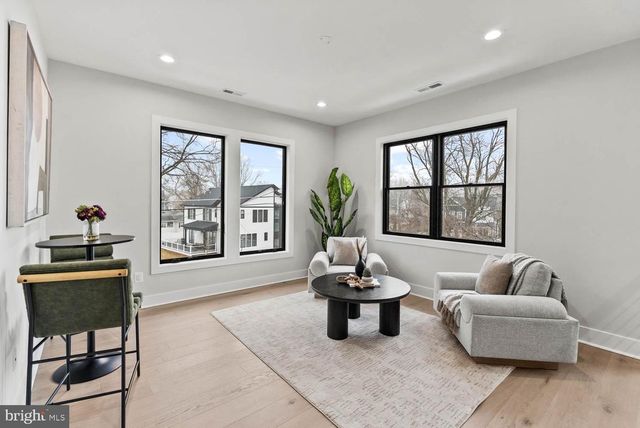 402 MARSHALL RD SW, Vienna, VA 22180