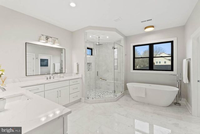 402 MARSHALL RD SW, Vienna, VA 22180