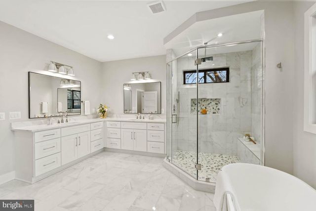 402 MARSHALL RD SW, Vienna, VA 22180