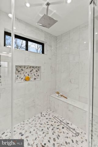 402 MARSHALL RD SW, Vienna, VA 22180