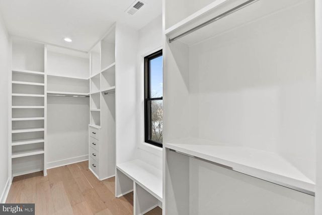 402 MARSHALL RD SW, Vienna, VA 22180