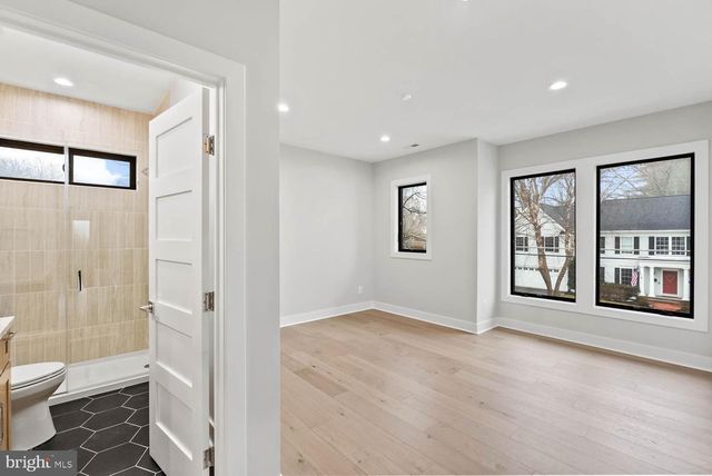 402 MARSHALL RD SW, Vienna, VA 22180