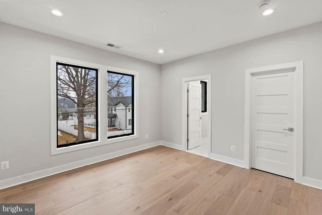 402 MARSHALL RD SW, Vienna, VA 22180