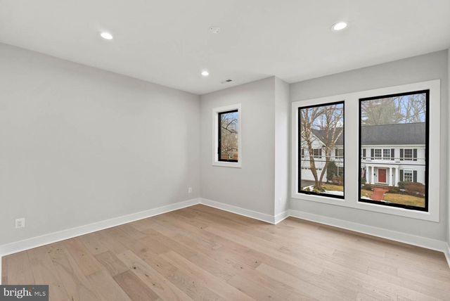 402 MARSHALL RD SW, Vienna, VA 22180