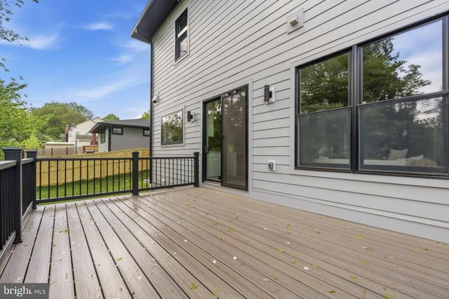 402 MARSHALL RD SW, Vienna, VA 22180