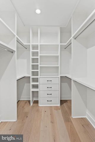 402 MARSHALL RD SW, Vienna, VA 22180