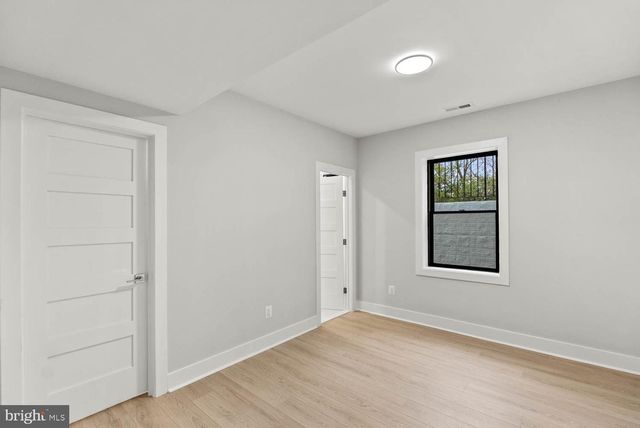 402 MARSHALL RD SW, Vienna, VA 22180