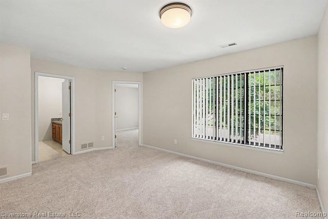 1502 Meadow Side Drive, Rochester Hills, MI 48307