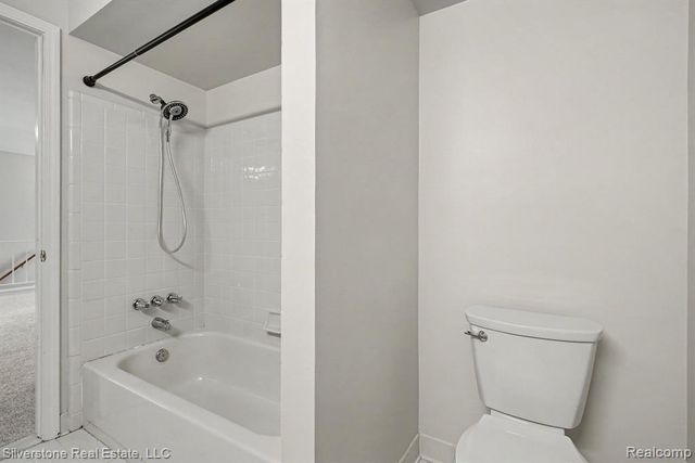 1502 Meadow Side Drive, Rochester Hills, MI 48307