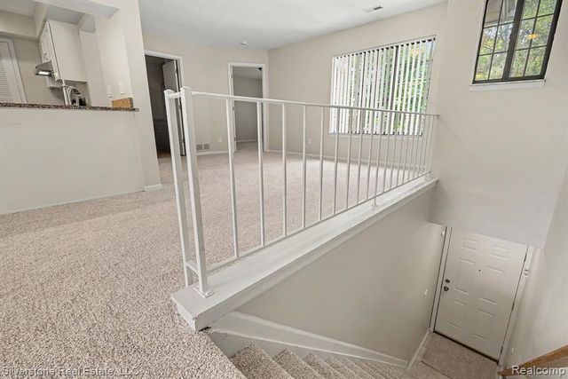 1502 Meadow Side Drive, Rochester Hills, MI 48307