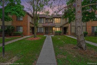 1502 Meadow Side Drive, Rochester Hills, MI 48307