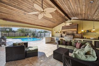 18618 Point Lookout Drive, Nassau Bay, TX 77058