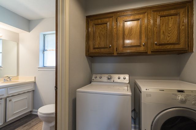 9190 Orbiter Circle, Dallas, TX 75243