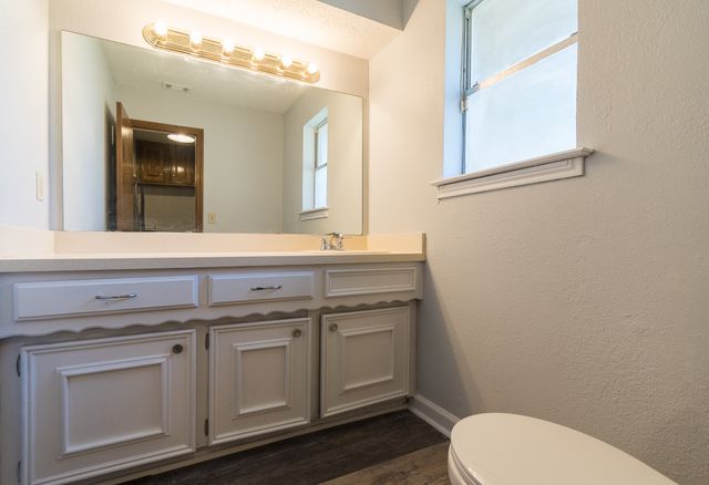 9190 Orbiter Circle, Dallas, TX 75243