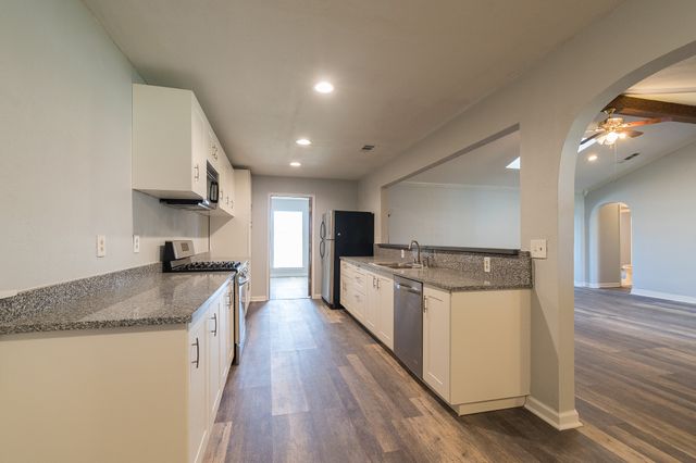 9190 Orbiter Circle, Dallas, TX 75243