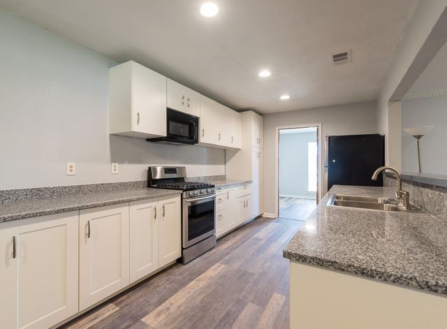 9190 Orbiter Circle, Dallas, TX 75243