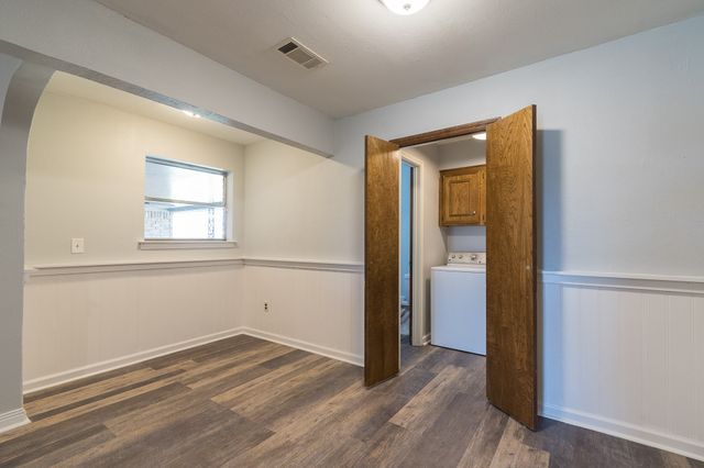 9190 Orbiter Circle, Dallas, TX 75243