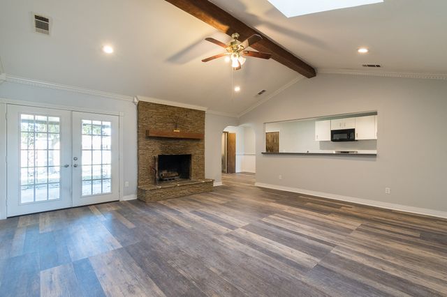 9190 Orbiter Circle, Dallas, TX 75243