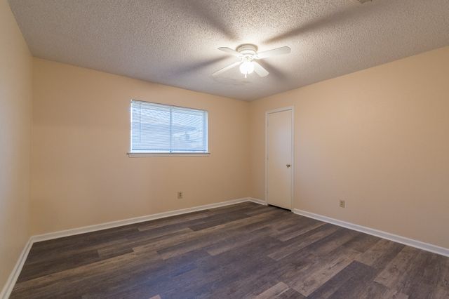9190 Orbiter Circle, Dallas, TX 75243