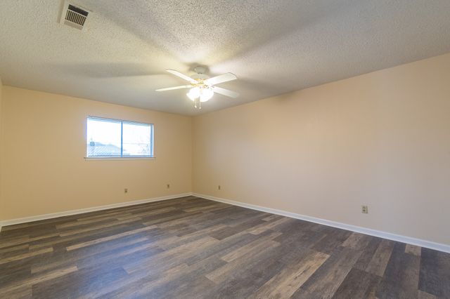 9190 Orbiter Circle, Dallas, TX 75243