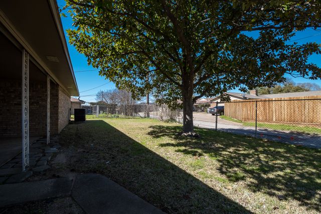 9190 Orbiter Circle, Dallas, TX 75243