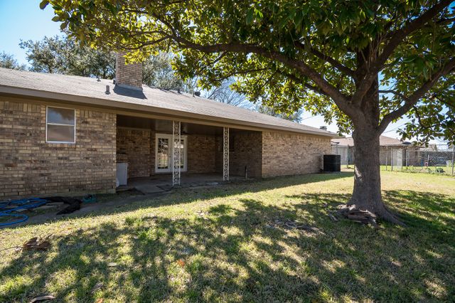 9190 Orbiter Circle, Dallas, TX 75243