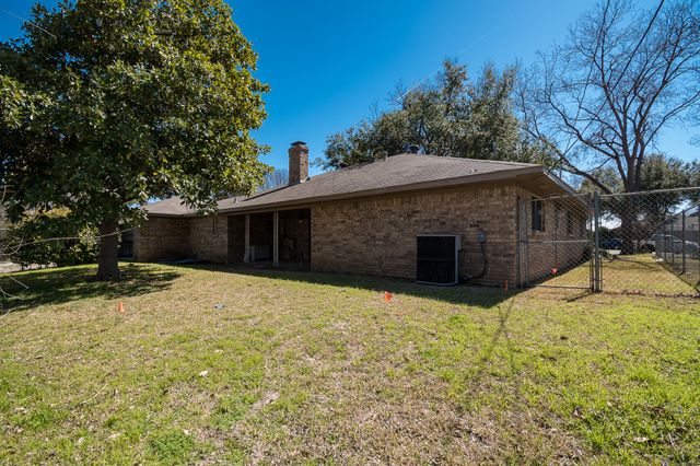 9190 Orbiter Circle, Dallas, TX 75243