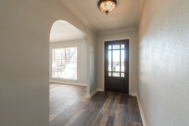 9190 Orbiter Circle, Dallas, TX 75243
