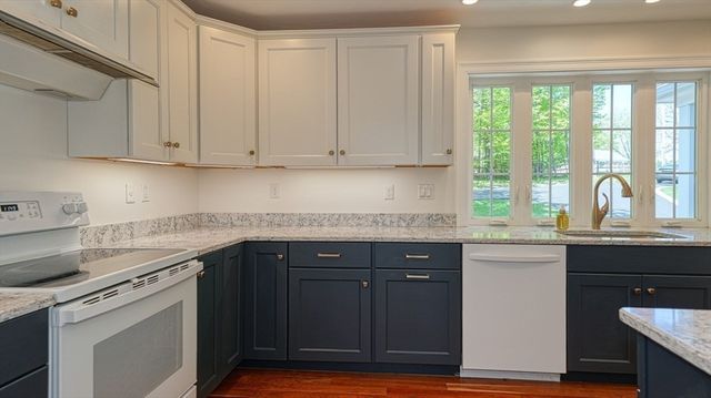 31 School St, Lunenburg, MA 01462