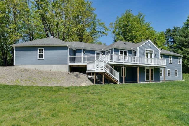 31 School St, Lunenburg, MA 01462