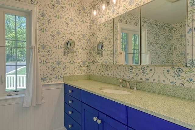 31 School St, Lunenburg, MA 01462