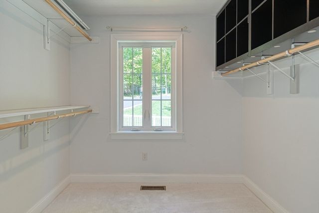 31 School St, Lunenburg, MA 01462