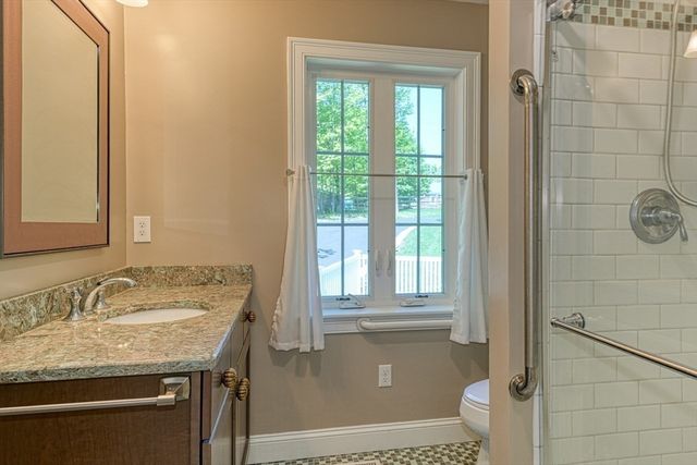 31 School St, Lunenburg, MA 01462