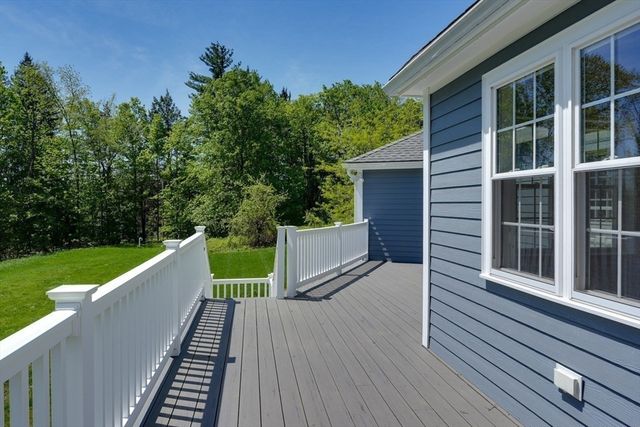31 School St, Lunenburg, MA 01462