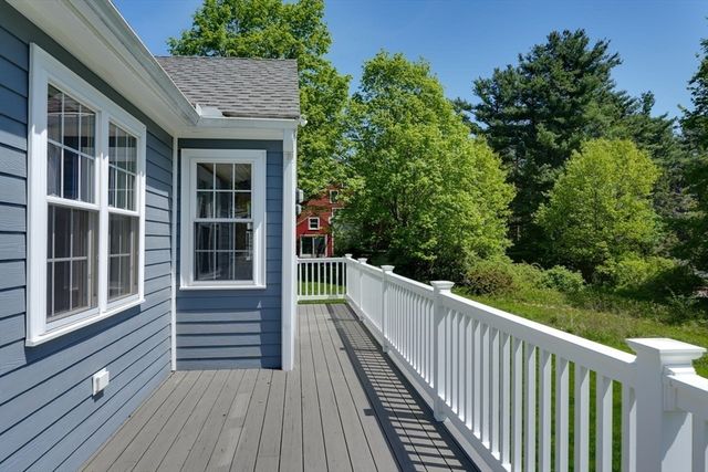 31 School St, Lunenburg, MA 01462