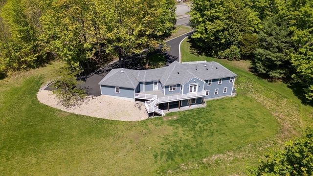 31 School St, Lunenburg, MA 01462