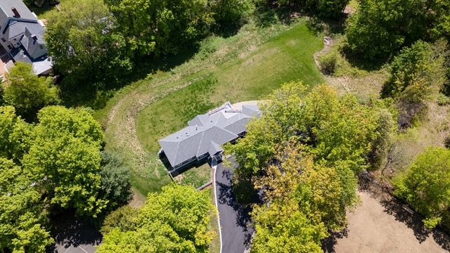 31 School St, Lunenburg, MA 01462