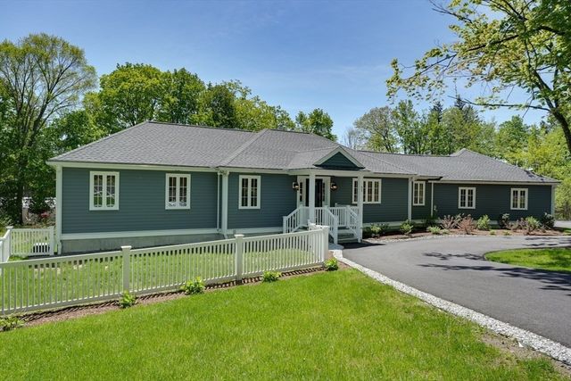 31 School St, Lunenburg, MA 01462