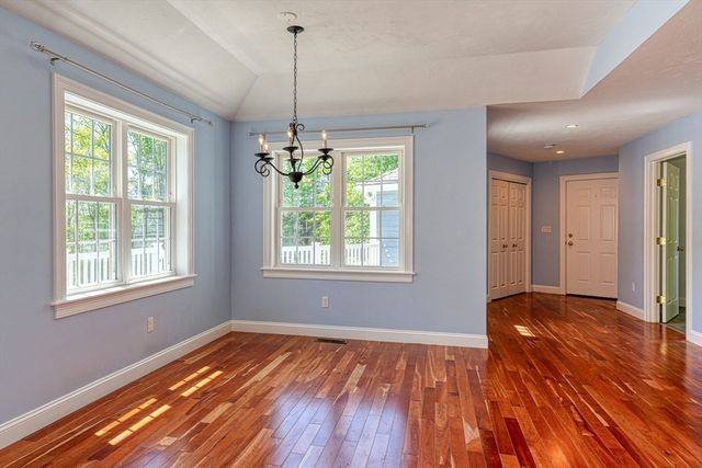 31 School St, Lunenburg, MA 01462