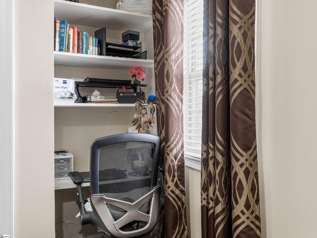 450 Bucklebury Road, Greer, SC 29651